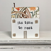 Load image into Gallery viewer, William Morris cottage "Cordelia"