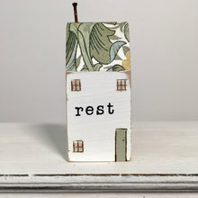 Load image into Gallery viewer, William Morris town house "Constance"