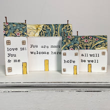 Load image into Gallery viewer, William Morris cottage "Beatrix"