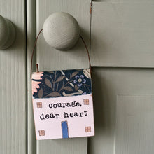 Load image into Gallery viewer, William Morris cottage "Beatrix"